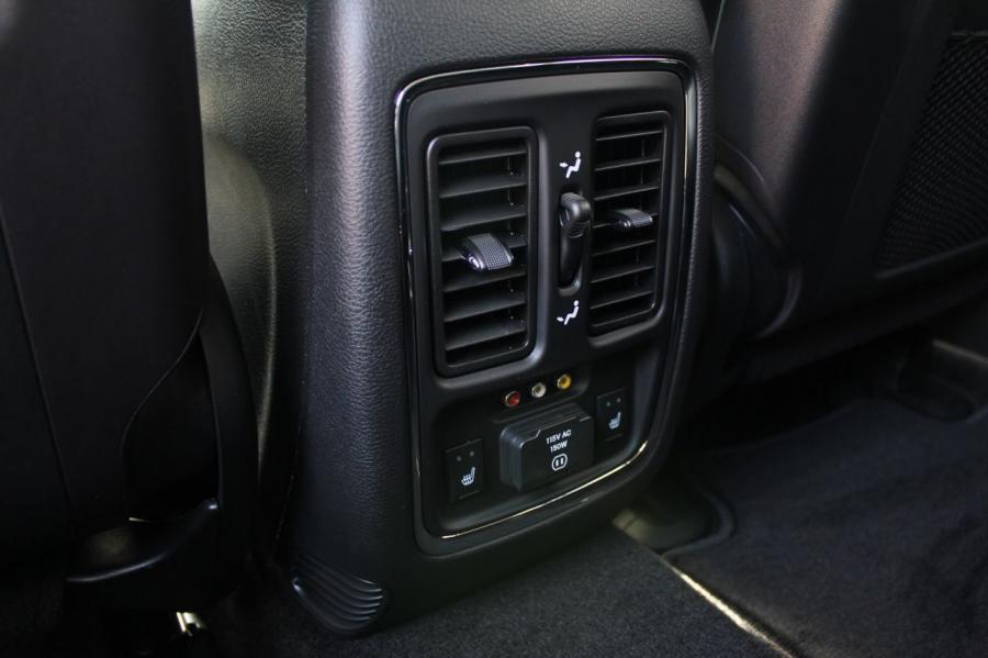  Jeep Grand Cherokee SRT8 2012 года  (фото 14 из 186)